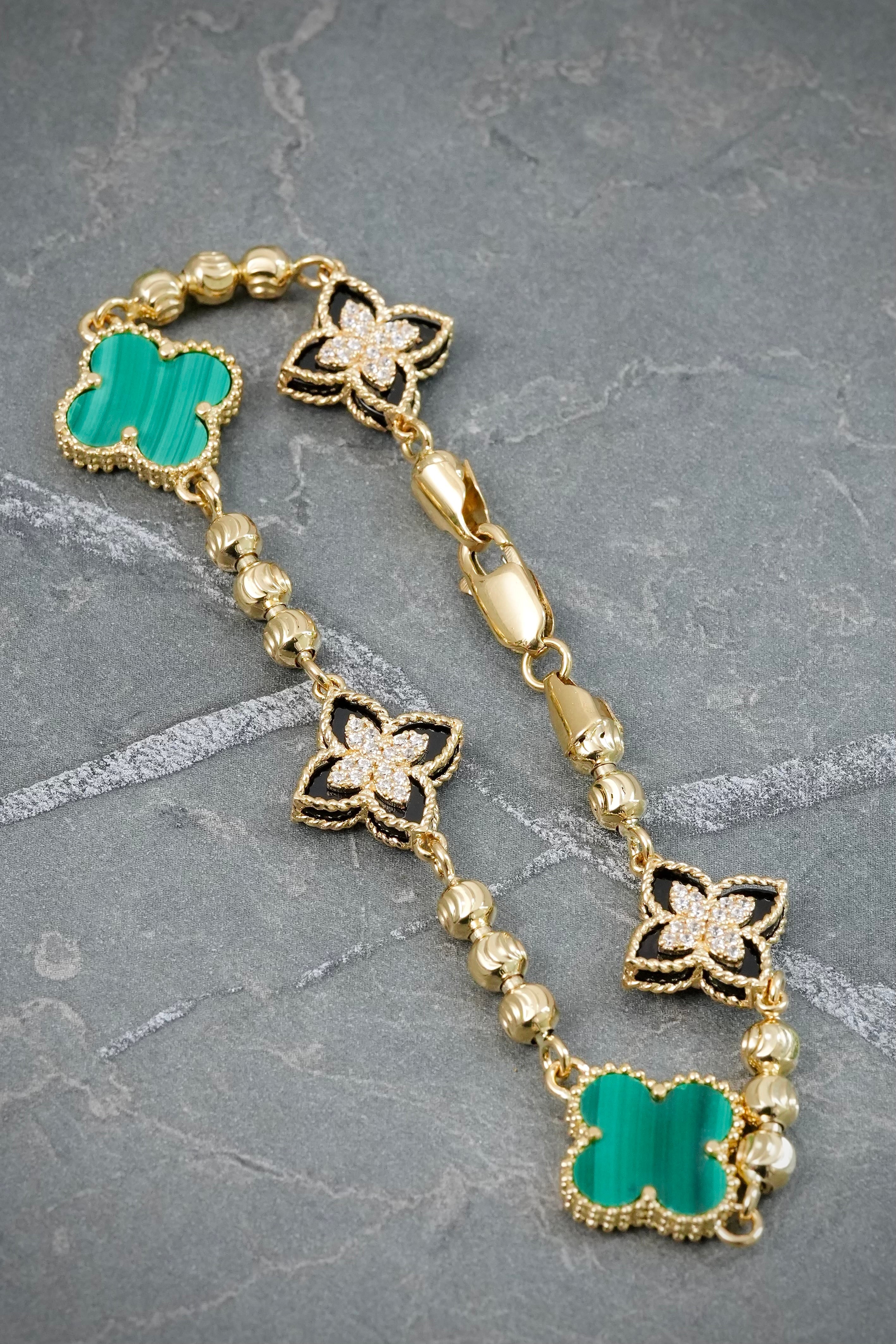 Pulso Lucky Clover Piedra Verde y Negra 10.75gr / 19cm / 13.8mm — Oro Amarillo
