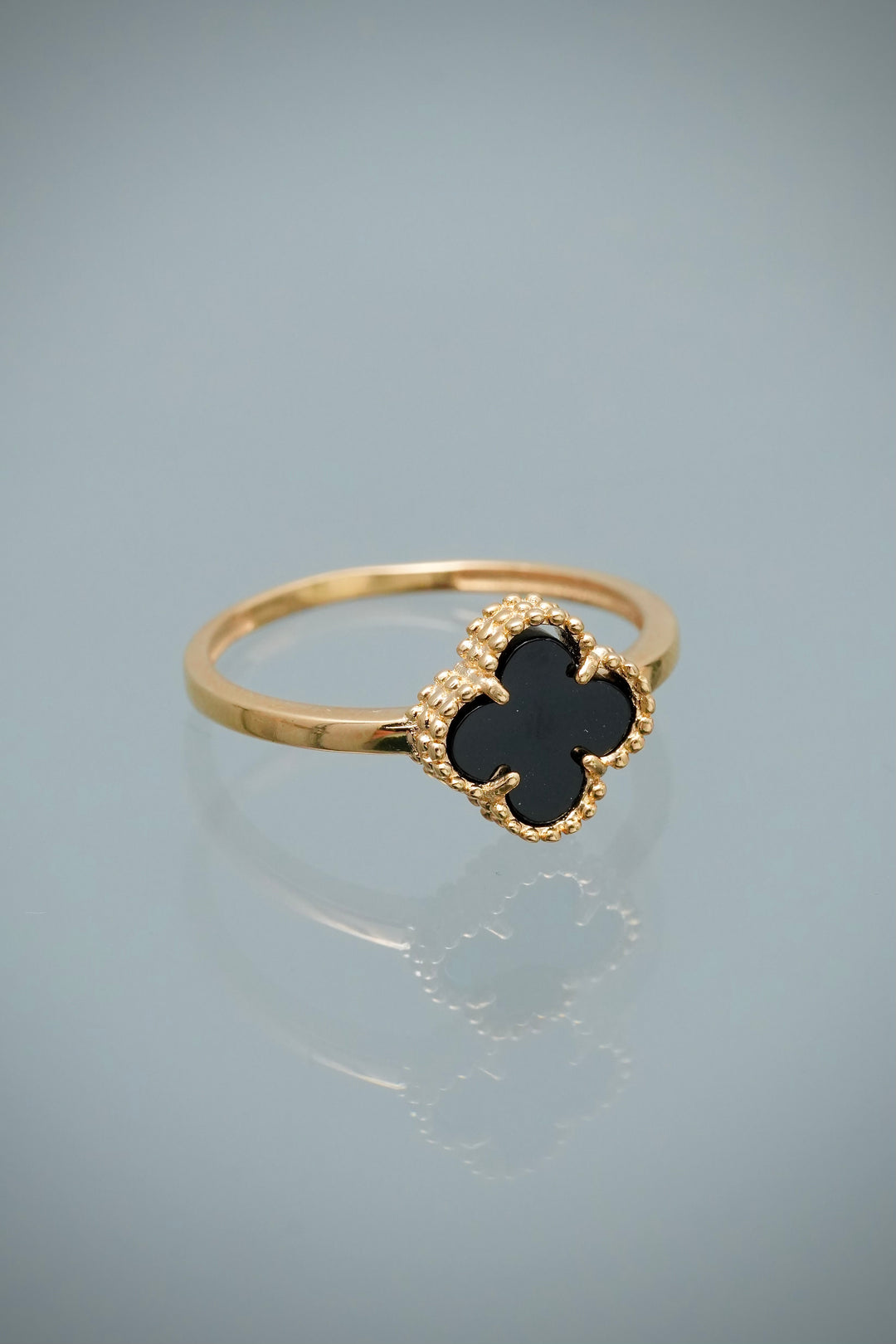 Anillo Lucky Negro 2gr / Talla 7 1/2 — Oro Amarillo