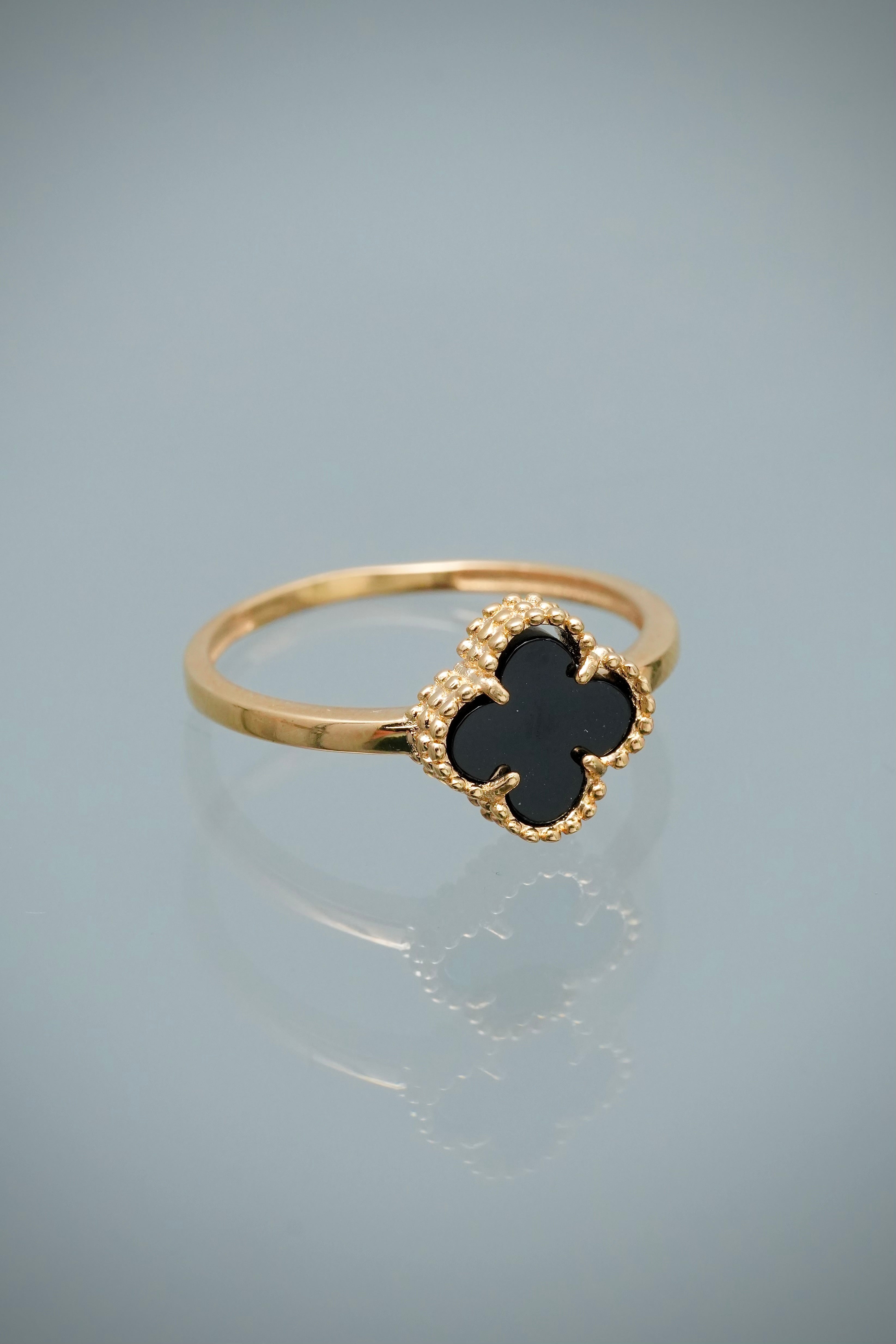 Anillo Lucky Negro 2gr / Talla 7 1/2 — Oro Amarillo