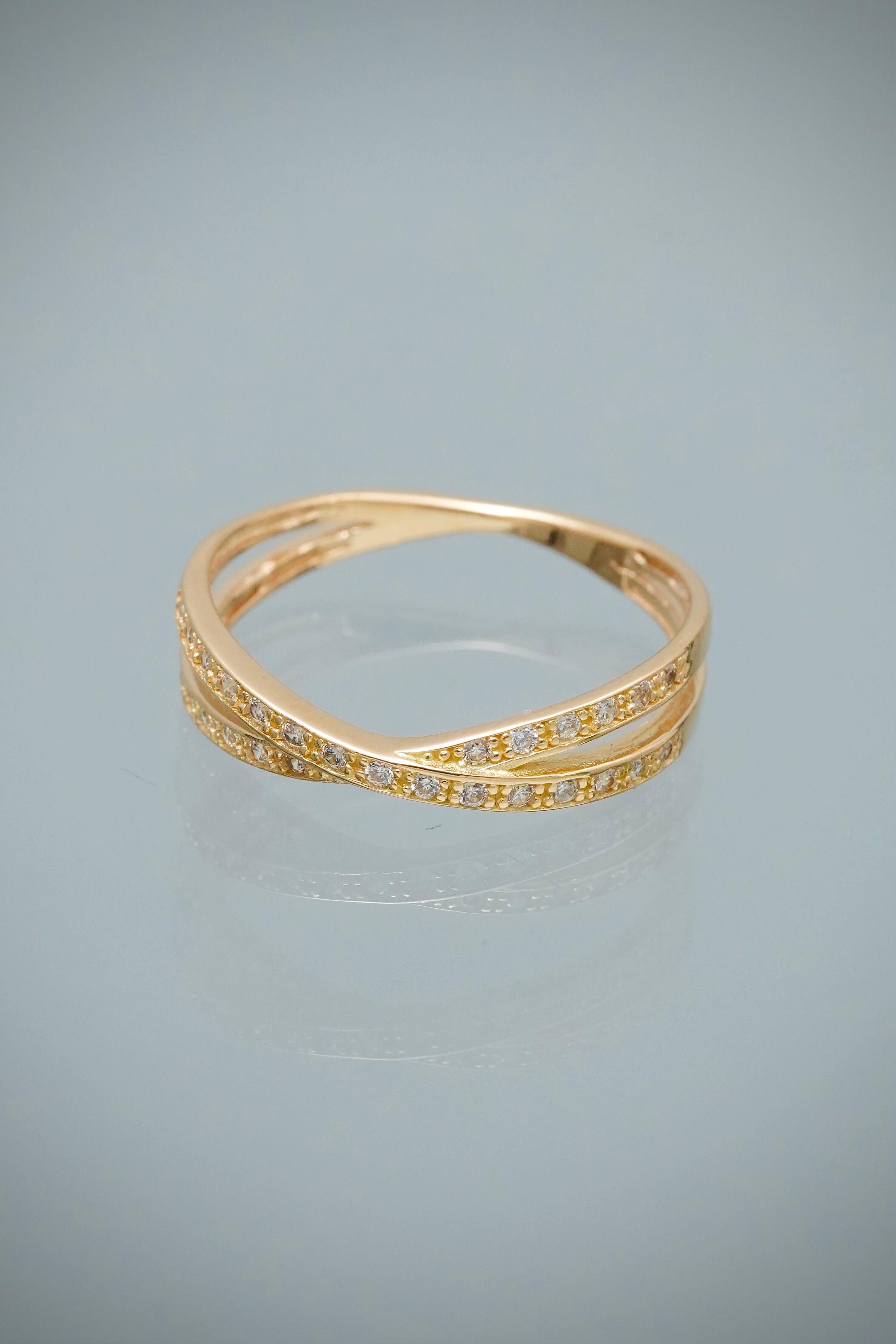 Anillo con Swarovski Blanco 1.8gr / Talla 6 1/2 — Oro Amarillo