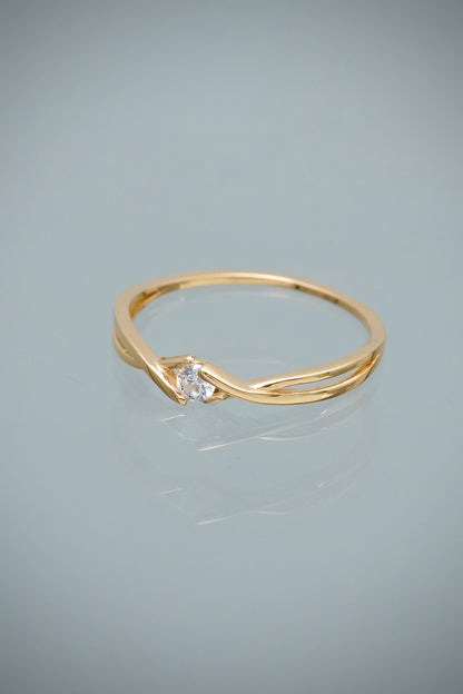 Solitario con Swarovski Blanco 1.35gr / Talla 6 — Oro Amarillo