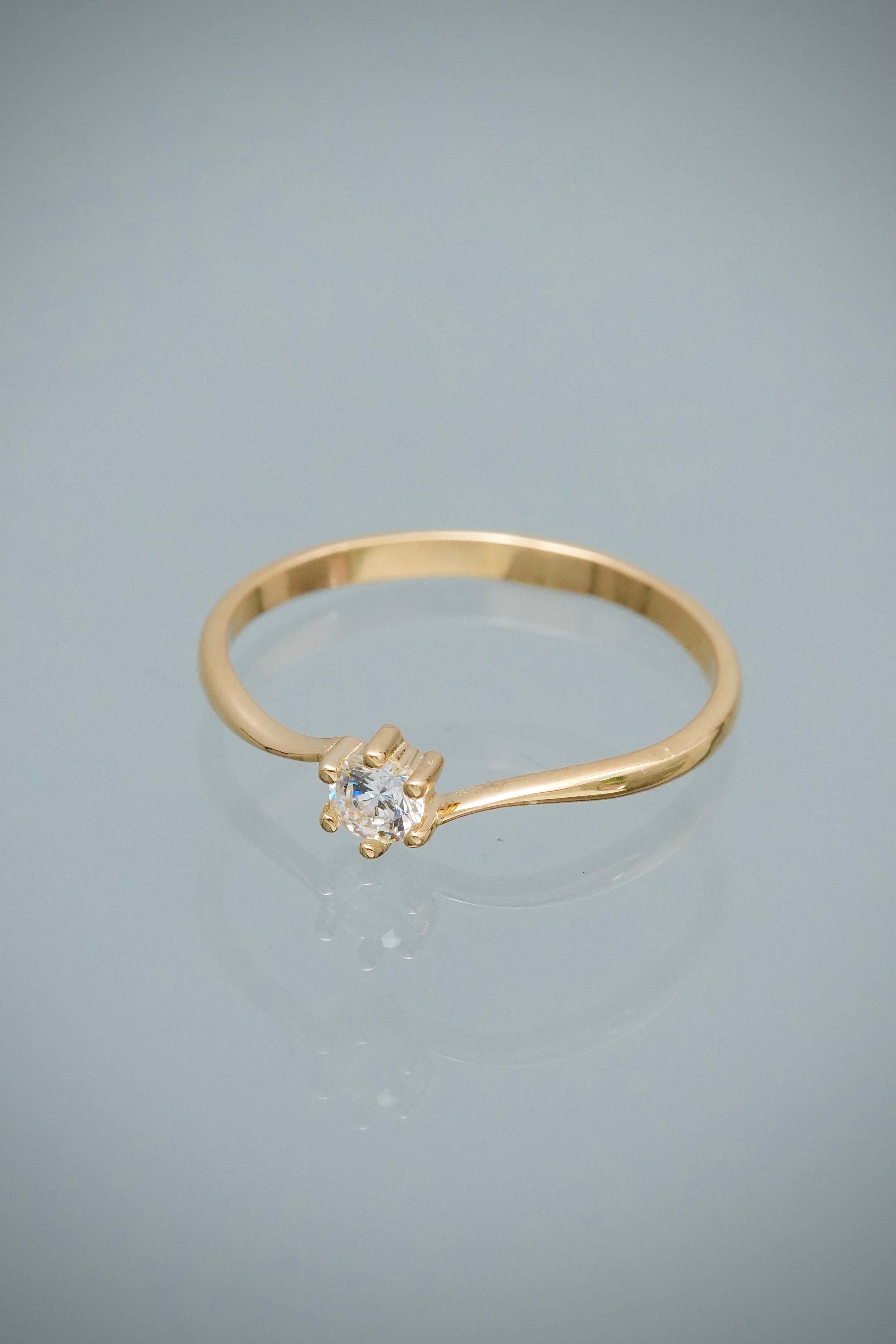 Solitario con Swarovski Blanco 1.6gr / Talla 7 1/4 — Oro Amarillo