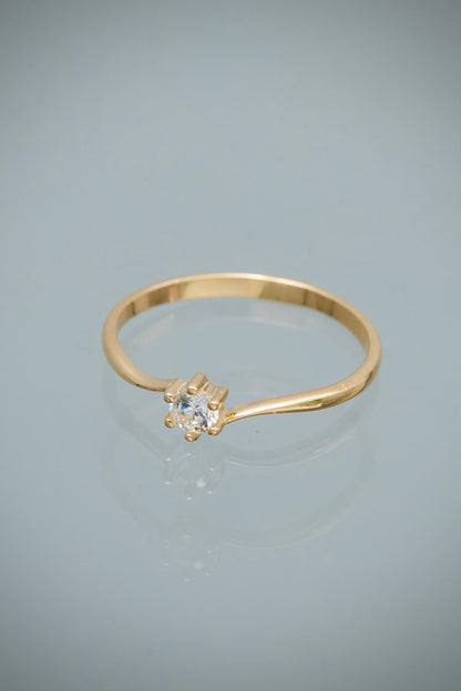 Solitario con Swarovski Blanco 1.6gr / Talla 7 1/4 — Oro Amarillo