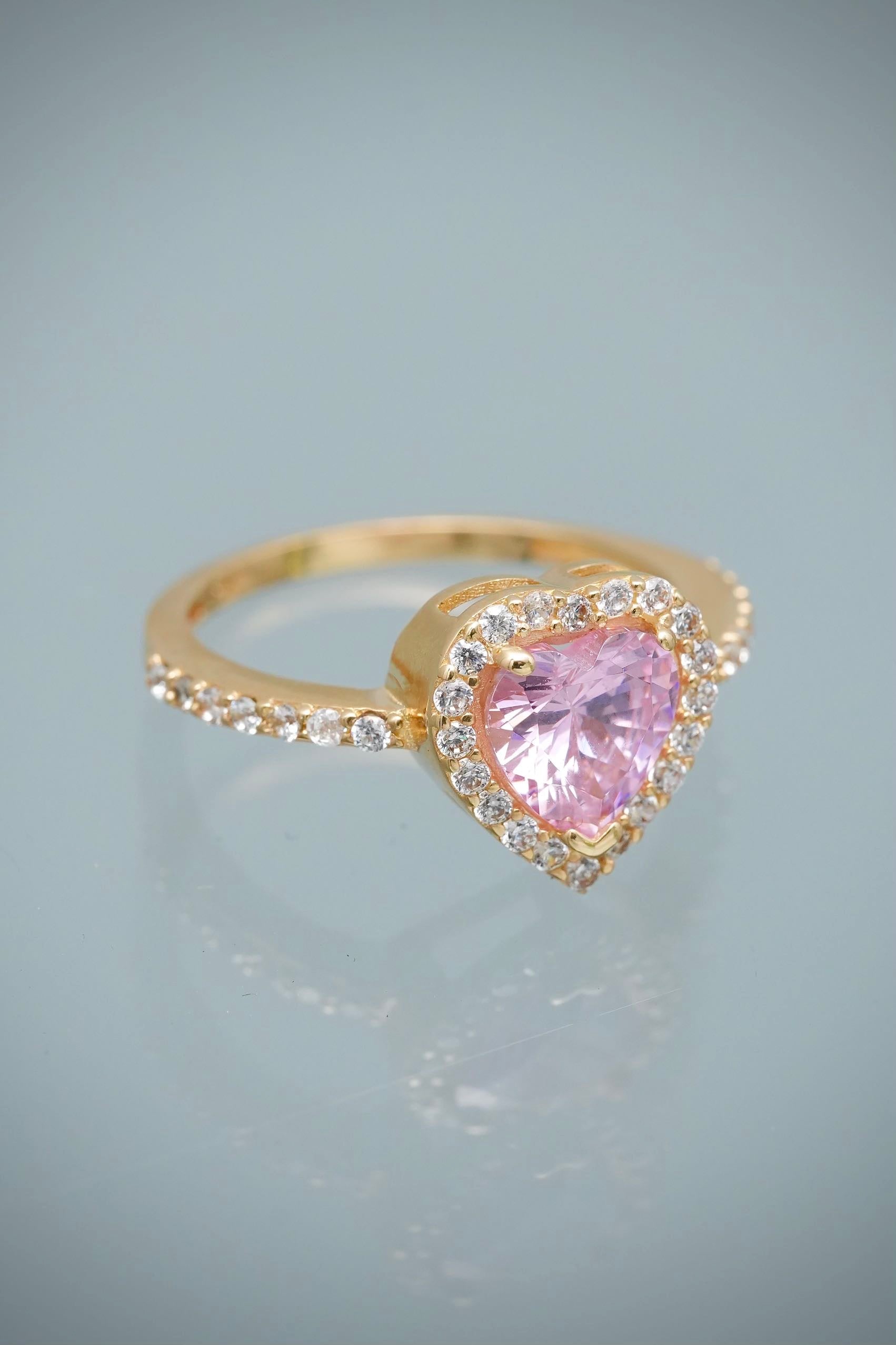 Solitario con Swarovski Rosado y Blanco 2.9gr / Talla 6 1/4 — Oro Amarillo