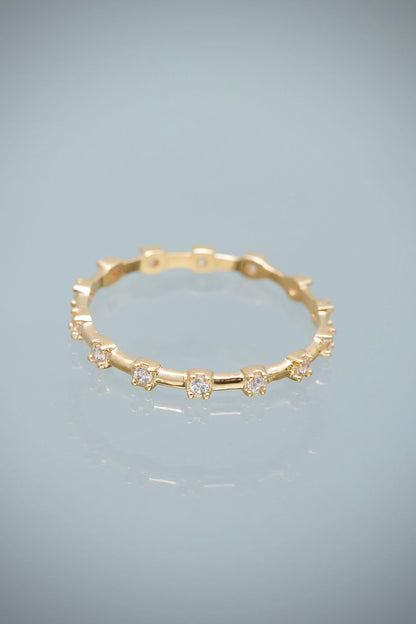 Anillo con Swarovski Blanco 1.3gr / Talla 7 1/4 — Oro Amarillo