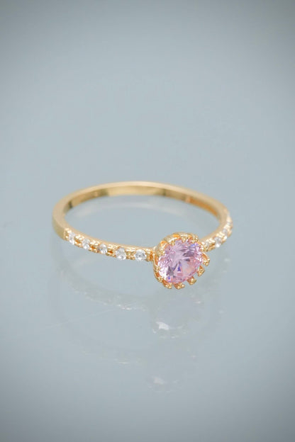 Solitario con Swarovski Rosado y Blanco 1.6gr / Talla 6 — Oro Amarillo
