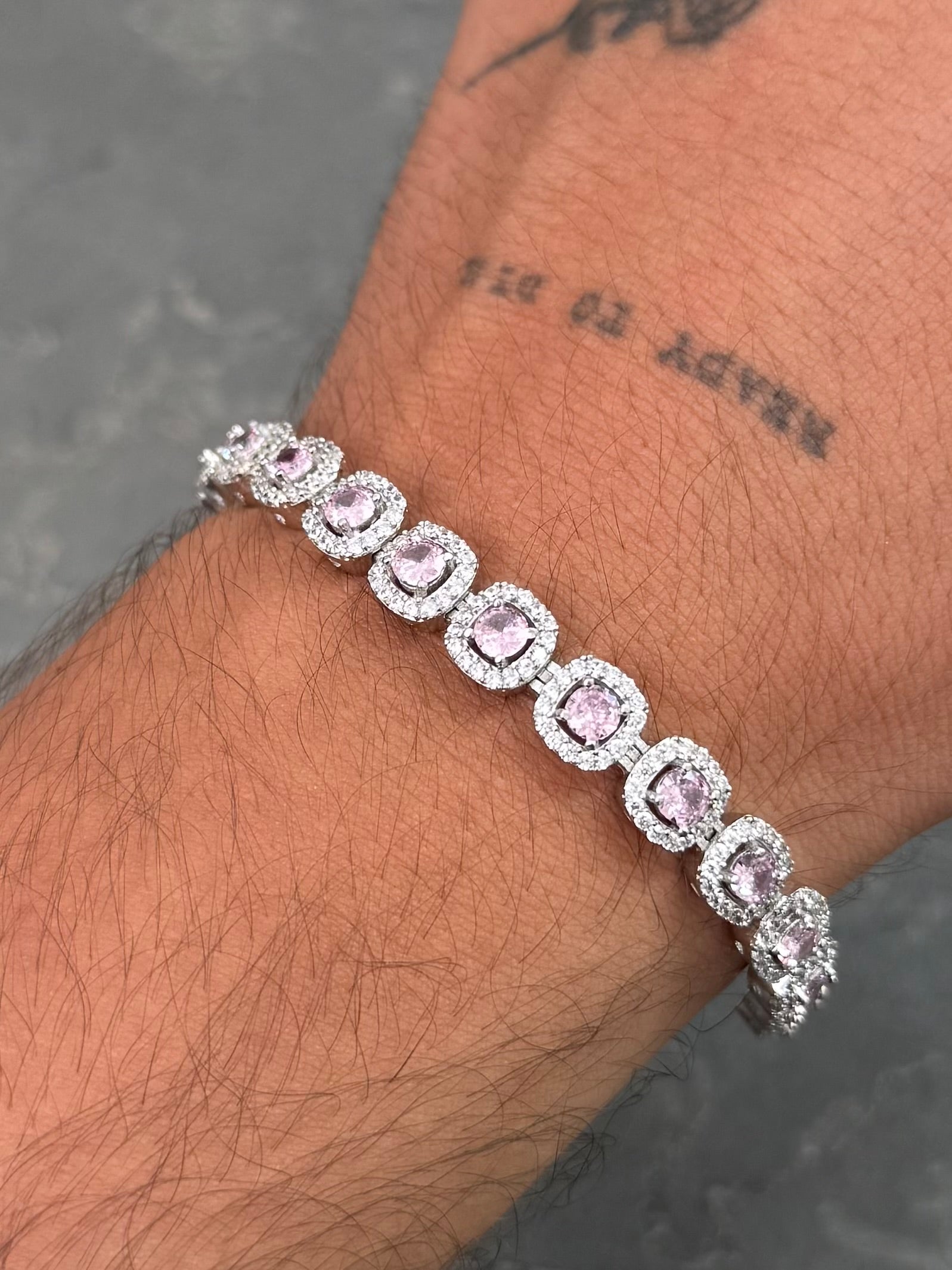 Pulso Tenis con Swarovski Rosado y Blanco 22.05gr / 18.5cm / 7.7mm — Plata 925