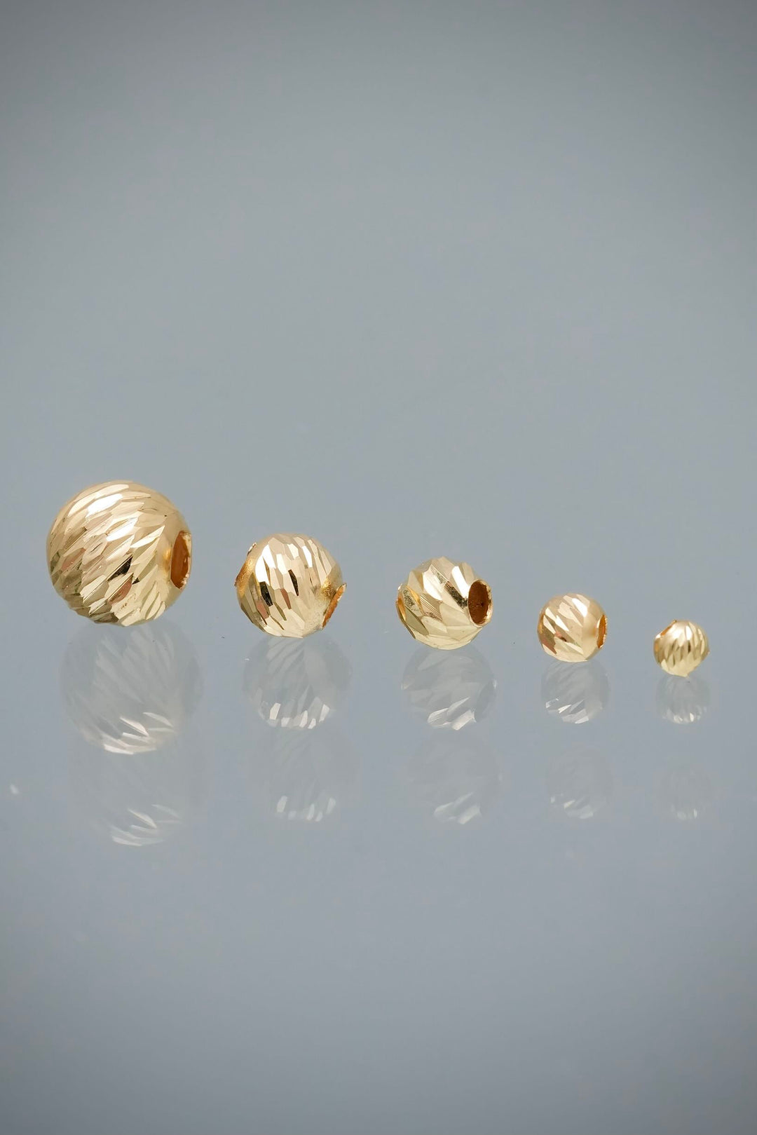 Bola Diamantada 8mm 0.3gr — Oro Amarillo