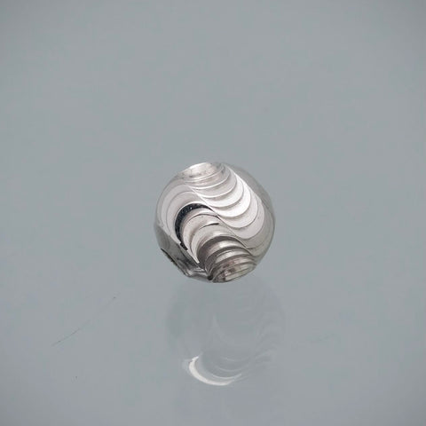 Bolas Diamantado Luna 0.5gr / Largo 0.8cm — Oro Blanco