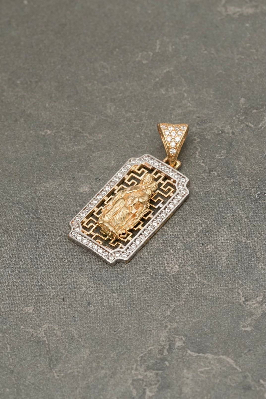 Dije virgen del carmen con swarovski blanco 3.35gr / Largo 3cm — Oro Amarillo