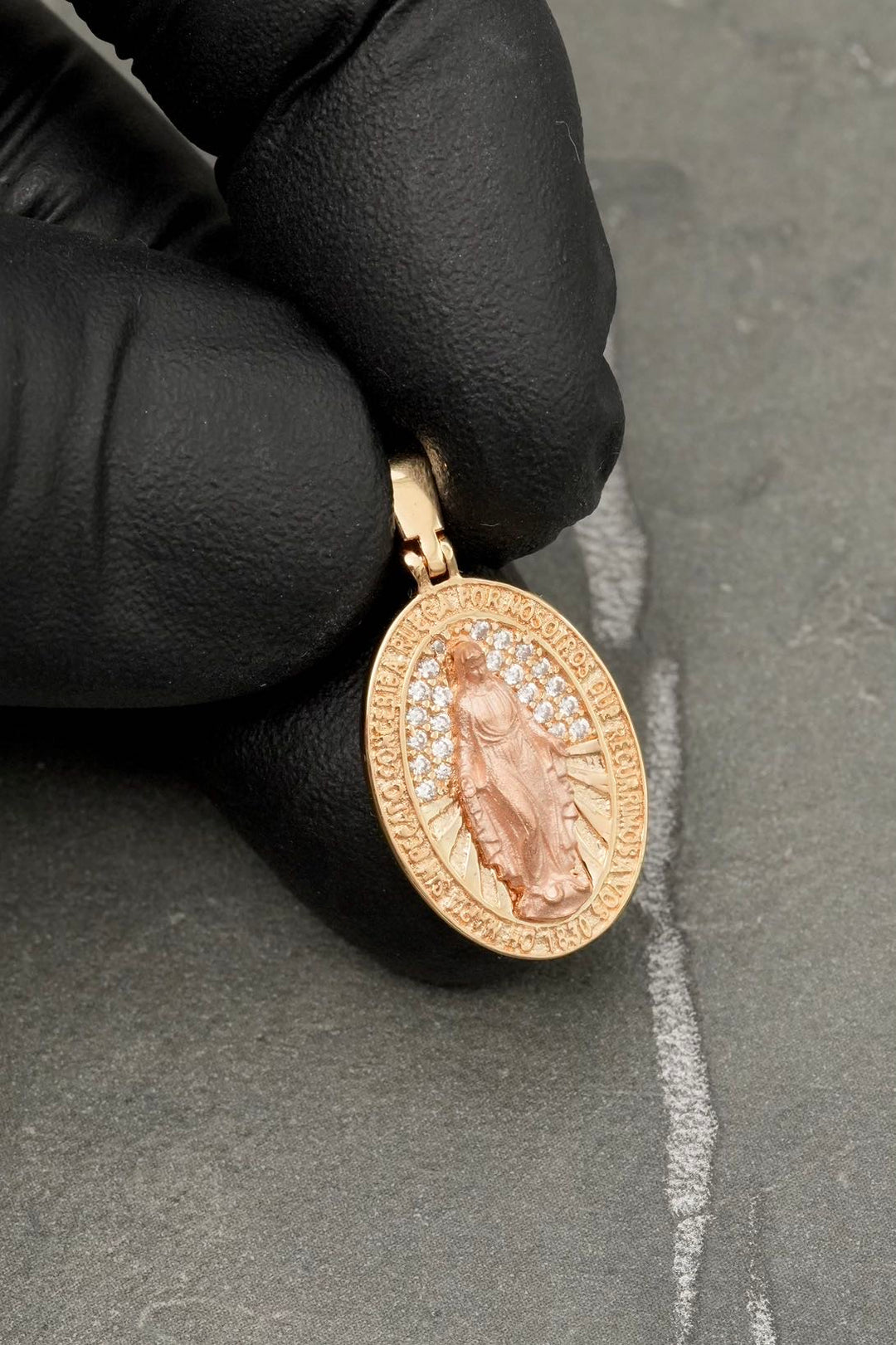 Dije virgen de la milagrosa con swarovski blanco 2.55gr / Largo 2.4cm — Dos Oros