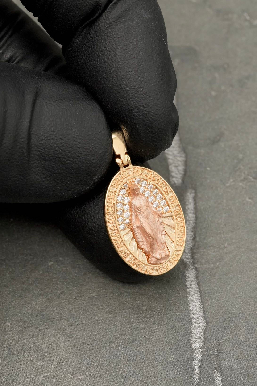 Dije virgen de la milagrosa con swarovski blanco 2.45gr / Largo 2.4cm — Dos Oros