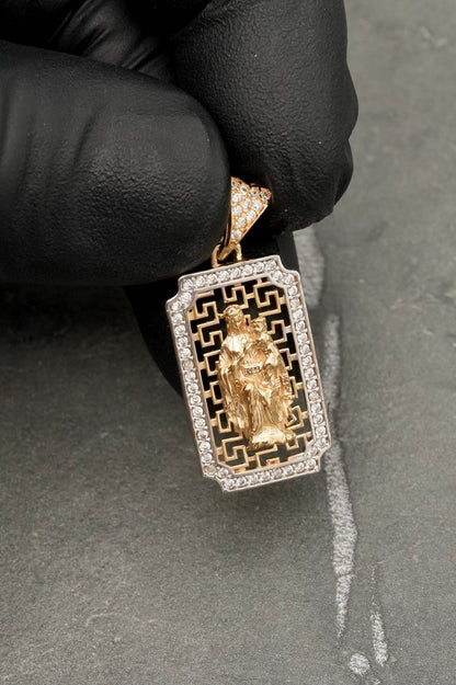 Dije virgen del carmen con swarovski blanco 3.35gr / Largo 3cm — Oro Amarillo