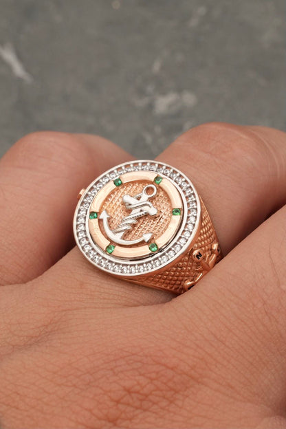 Anillo ancla con swarovski verde y blanco 9.45gr / Talla 9 3/4 / Dos Oros Nac M