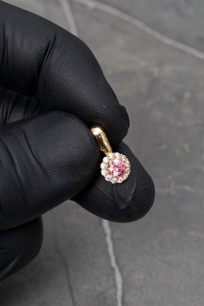 Dije flor con swarovski rosado y blanco 0.95gr / Largo 1.3cm — Oro Amarillo