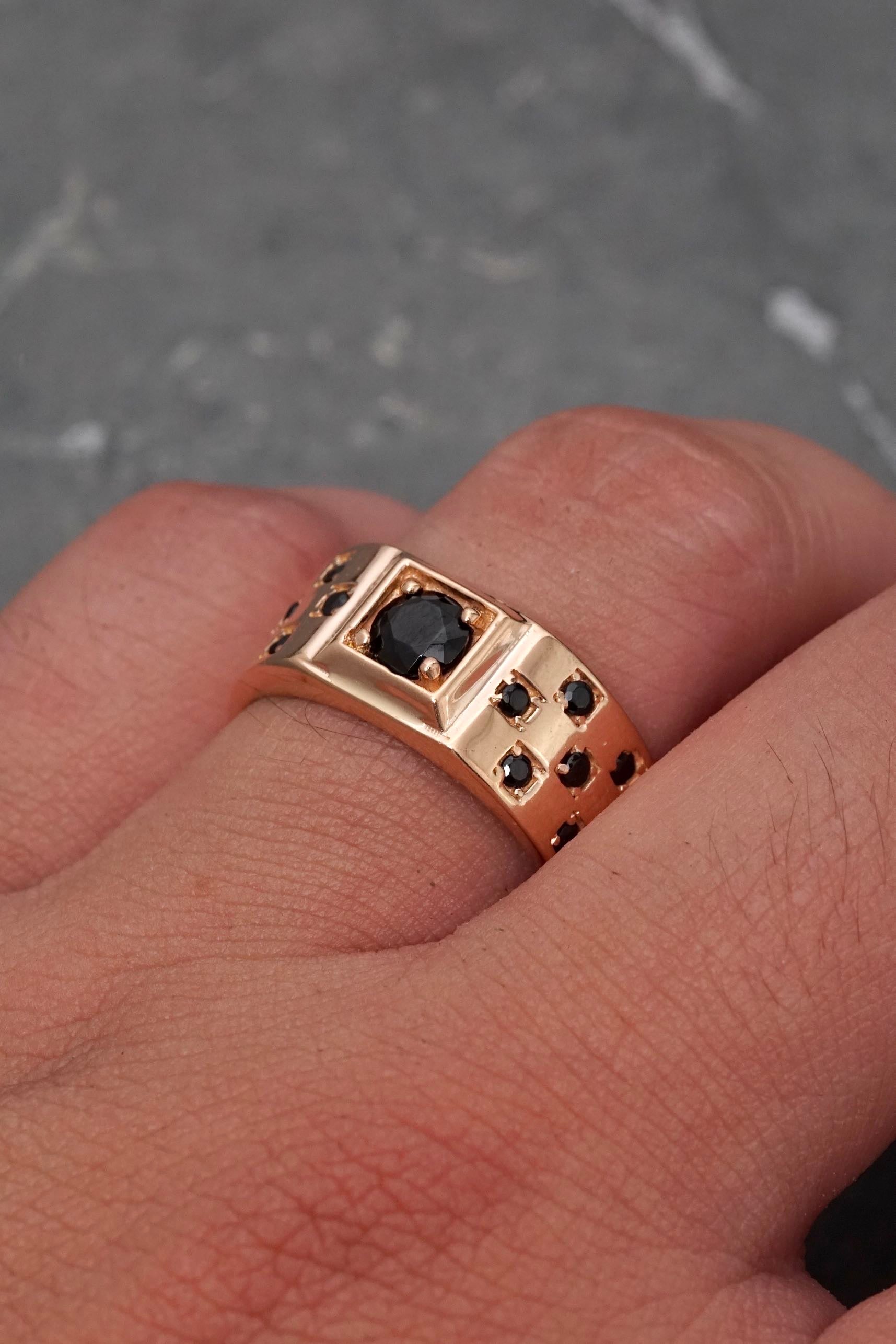 Anillo con swarovski negro 4.15gr / Talla 9 1/2 / Oro Rosado Nac*