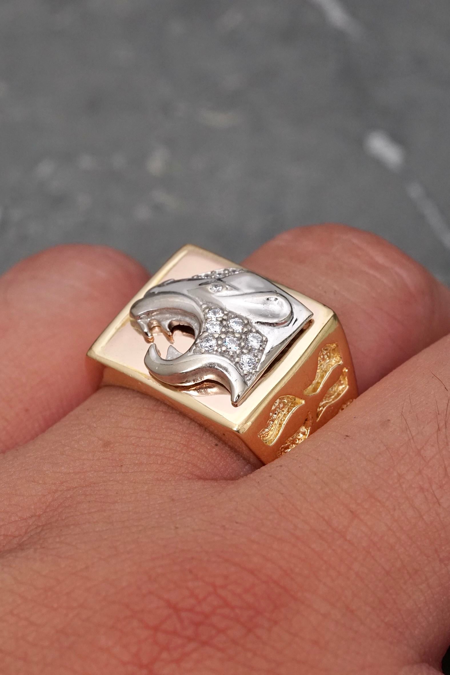 Anillo pantera con swarovski blanco 9.85gr / Talla 11 / Tres Oros Nac*