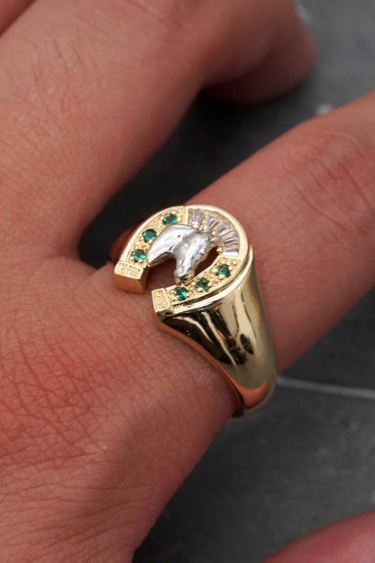 Anillo herradura de caballo con swarovski verde y blanco 6.2gr / Talla 11 / Dos Oros Nac*