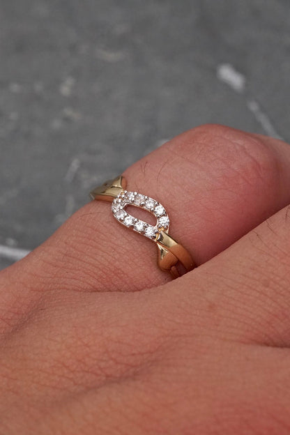 Anillo con swarovski blanco 1.7gr / Talla 5 3/4 / Oro Amarillo Nac*