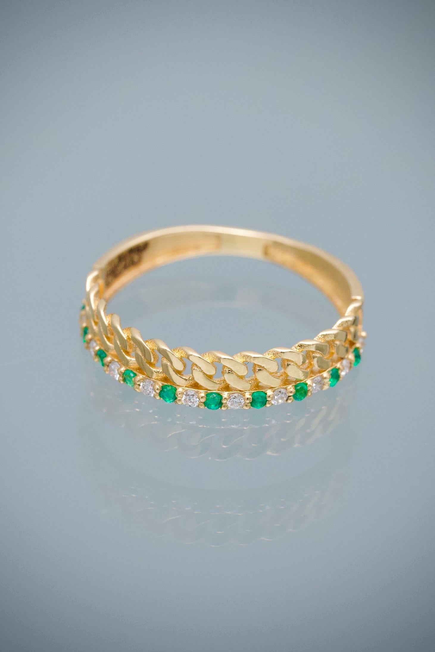 Anillo Cubano con 8pts de Esmeralda y 8pts de Diamantes 1.7gr / Talla 6 — Oro Amarillo