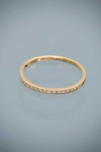 Anillo con 8pts de Moissanitas 1.5gr / Talla 6 1/2 — Oro Amarillo