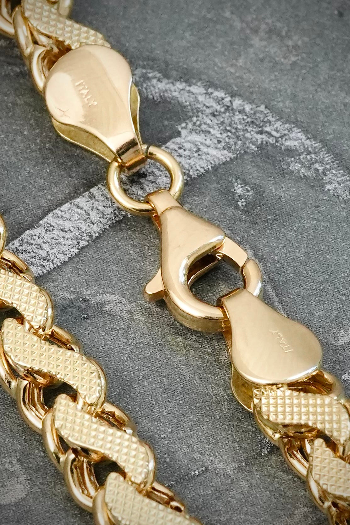 Pulso Rustico 11.35gr / 21cm / 5.6mm — Oro Amarillo 18K