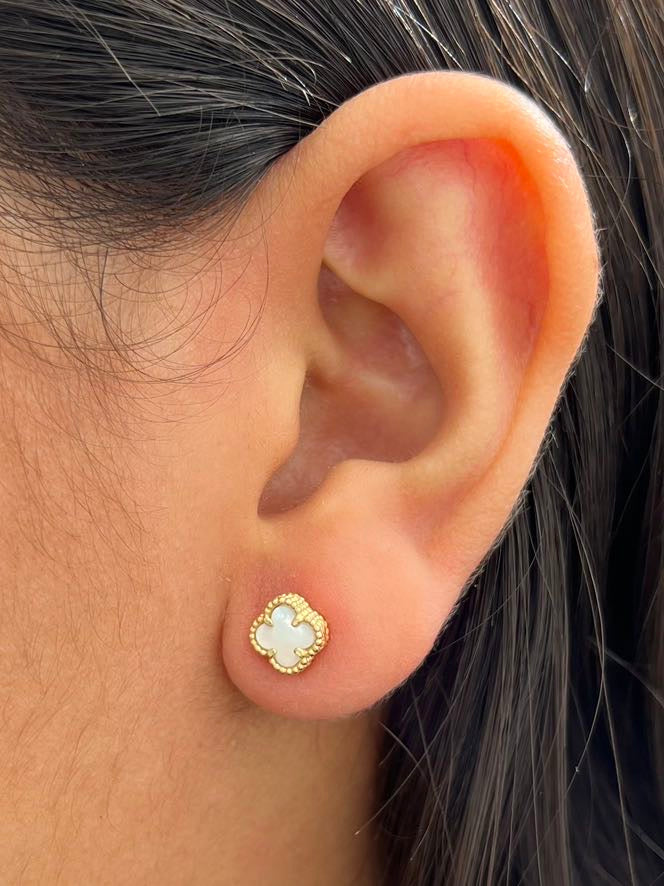 Topos lucky clover piedra blanca 1.75gr / Largo 0.6cm / Oro Amarillo Nac M