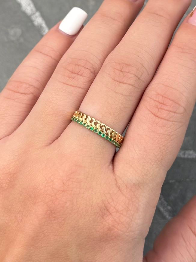 Anillo Cubano con 16pts de Esmeralda 1.7gr / Talla 7 1/4 — Oro Amarillo