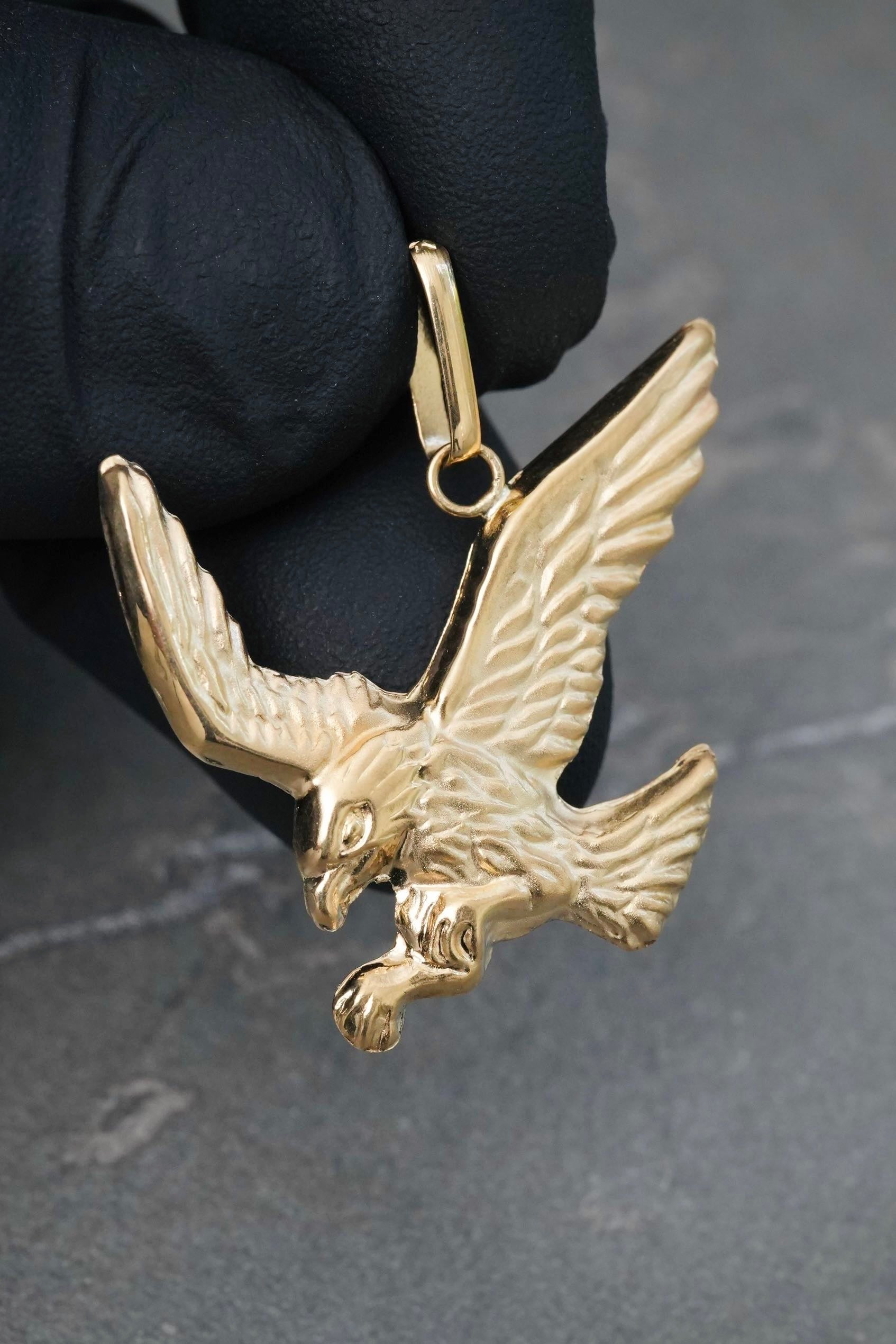 Dije Aguila 2.15gr / 3.1cm / 28mm — Oro Amarillo