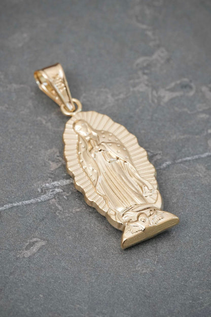 Dije Virgen de Guadalupe 2.6gr / 4.2cm / 15.5mm — Oro Amarillo