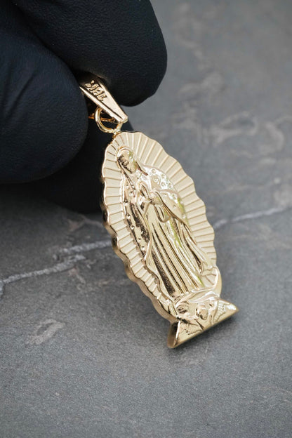 Dije Virgen de Guadalupe 2.6gr / 4.2cm / 15.5mm — Oro Amarillo