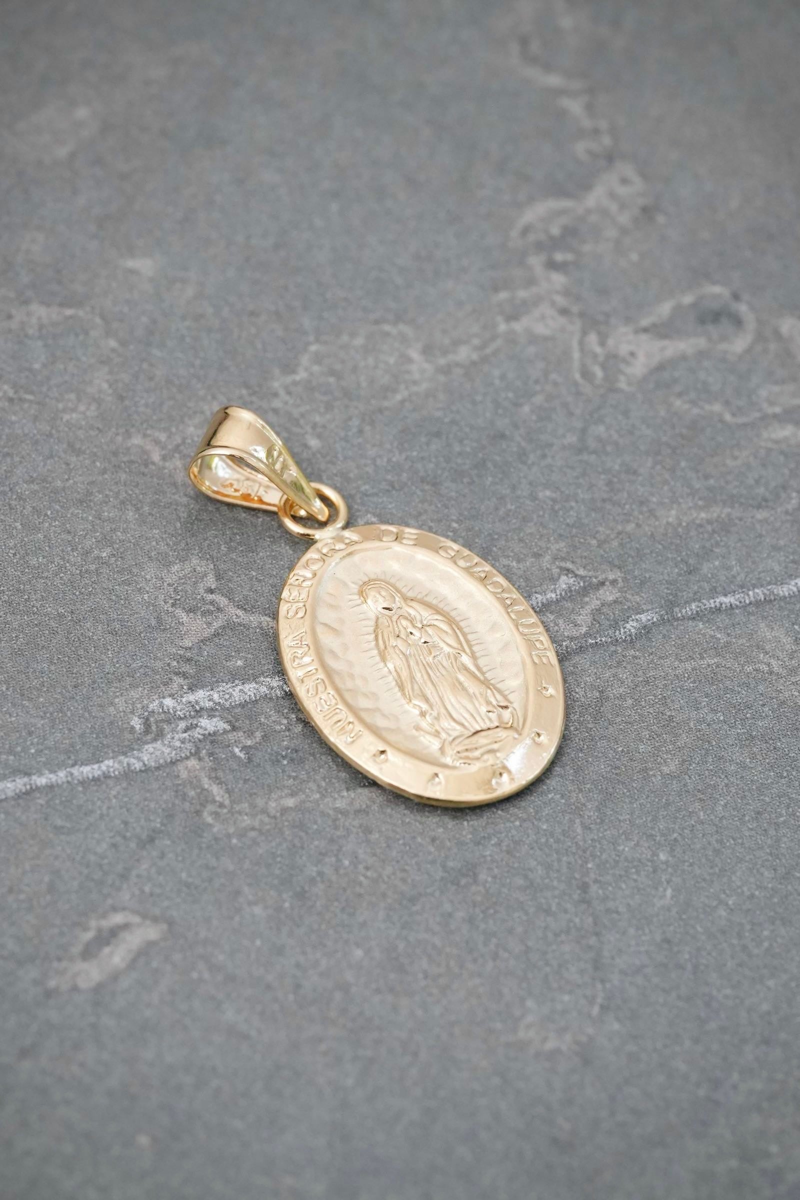 Dije Virgen de Guadalupe 0.95gr / 2.6cm / 12.9mm — Oro Amarillo
