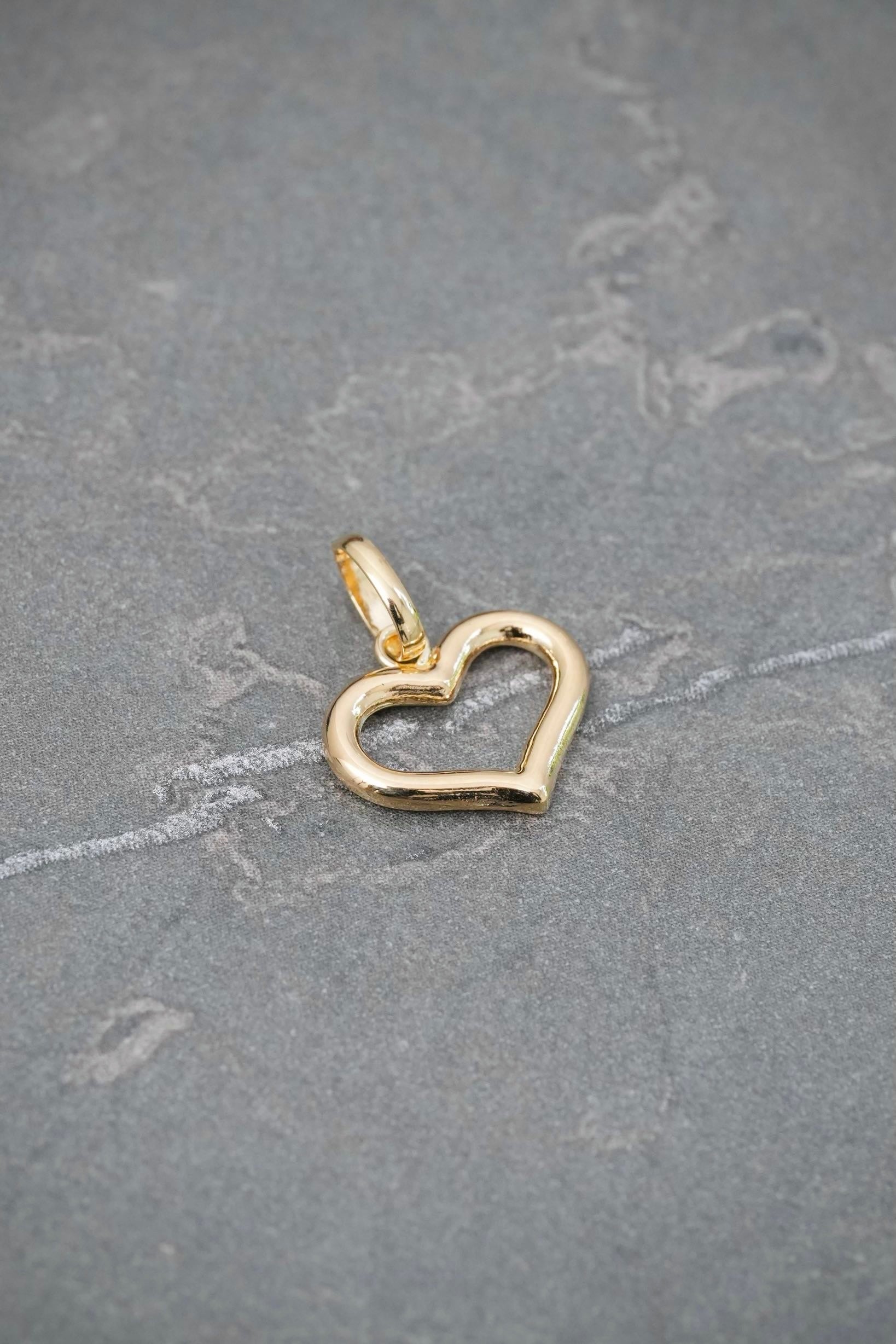 Dije Corazon 0.45gr / 1.6cm / 12.8mm — Oro Amarillo