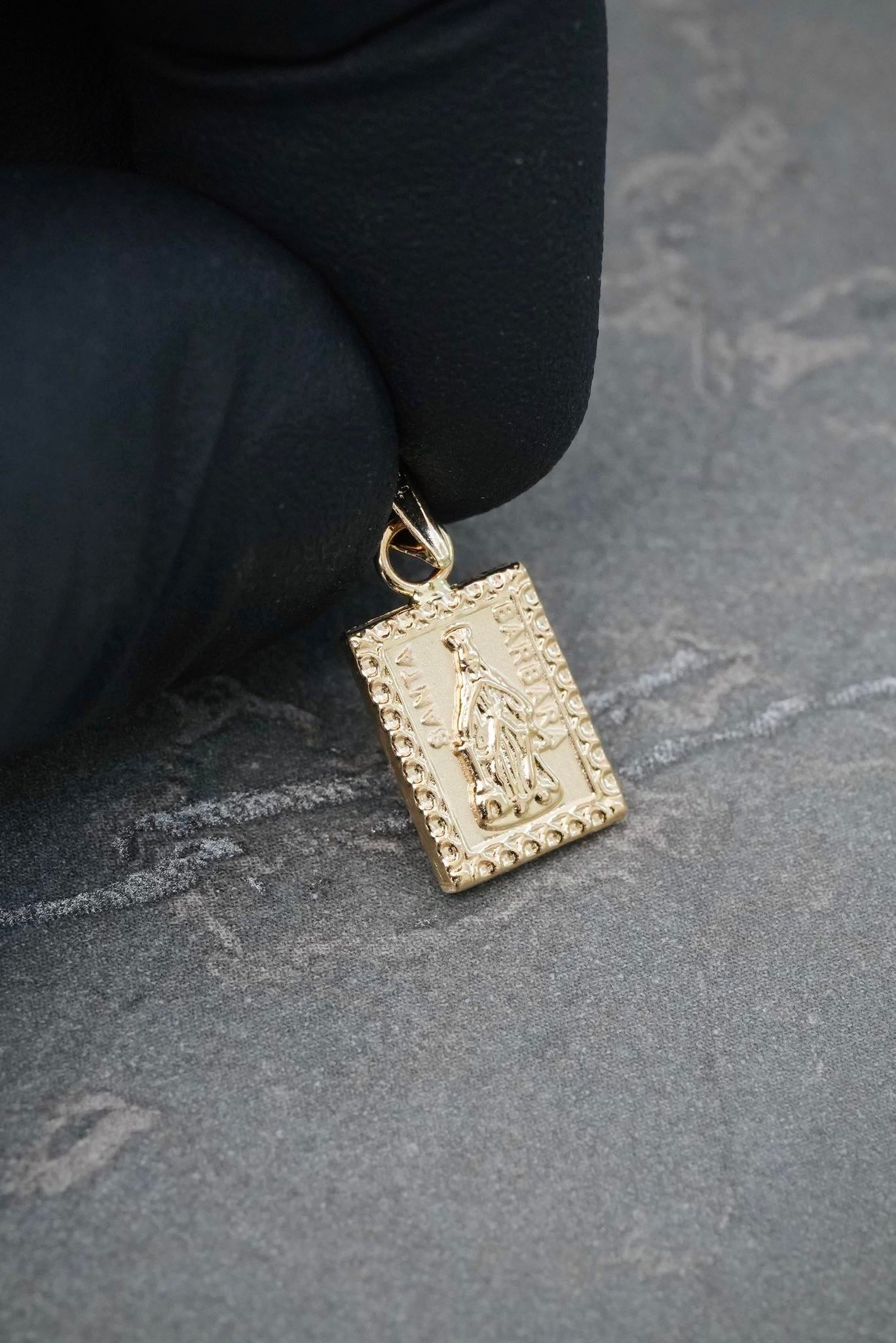 Dije Santa Barbara 0.5gr / 1.8cm / 7.8mm — Oro Amarillo