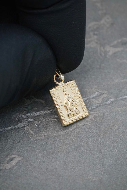 Dije Santa Barbara 0.5gr / 1.8cm / 7.8mm — Oro Amarillo