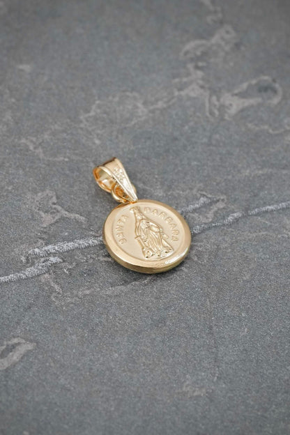 Dije Santa Barbara 0.5gr / 1.8cm / 10.2mm — Oro Amarillo