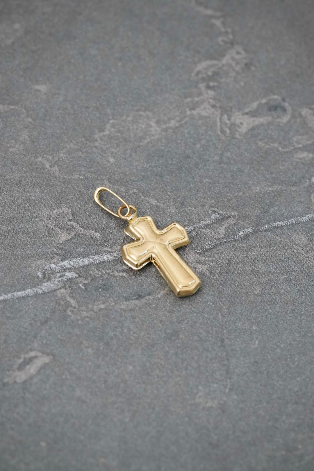 Dije Cruz 0.45gr / 1.9cm / 8.8mm — Oro Amarillo