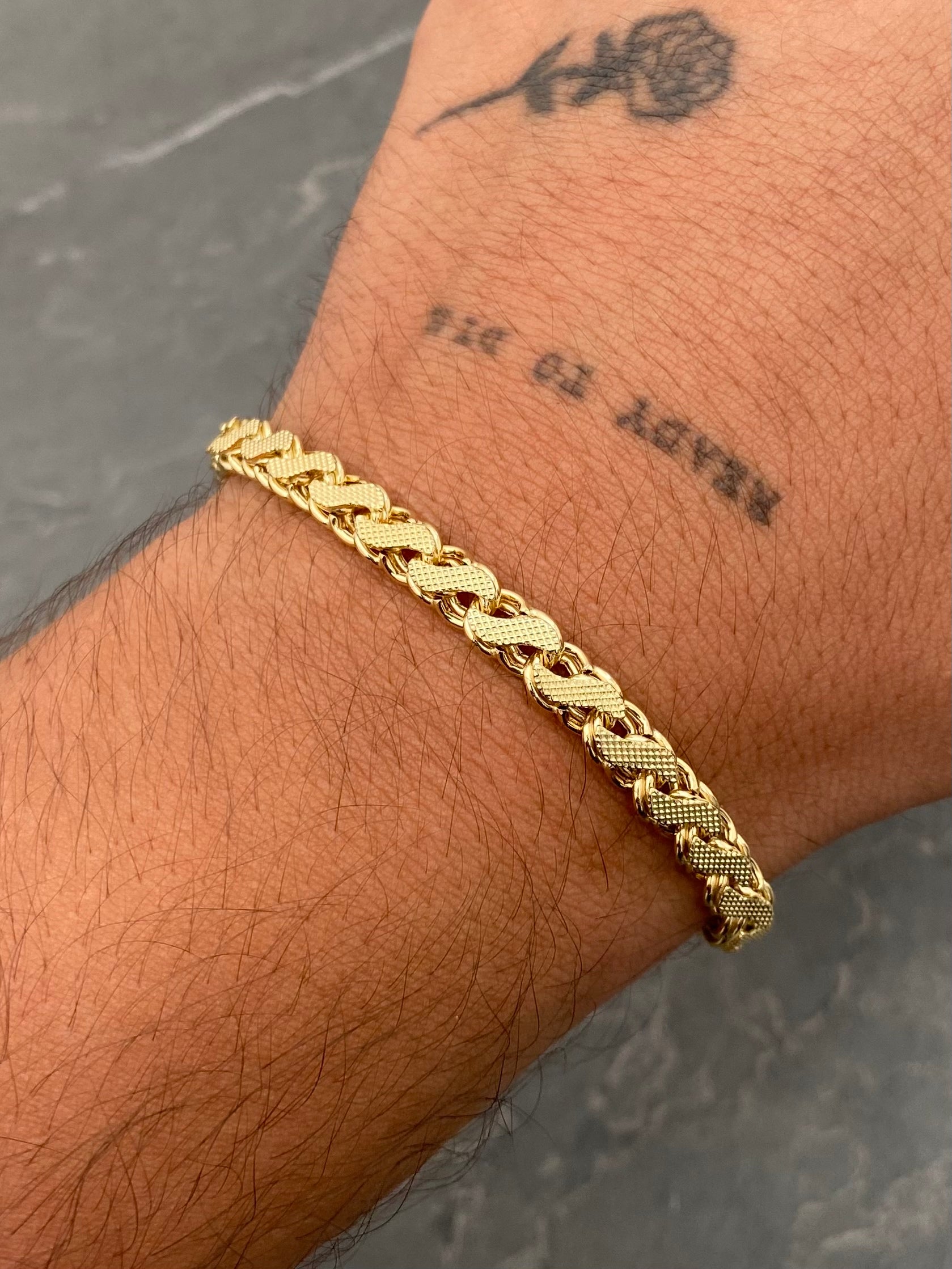 Pulso Rustico 11.35gr / 21cm / 5.6mm — Oro Amarillo 18K