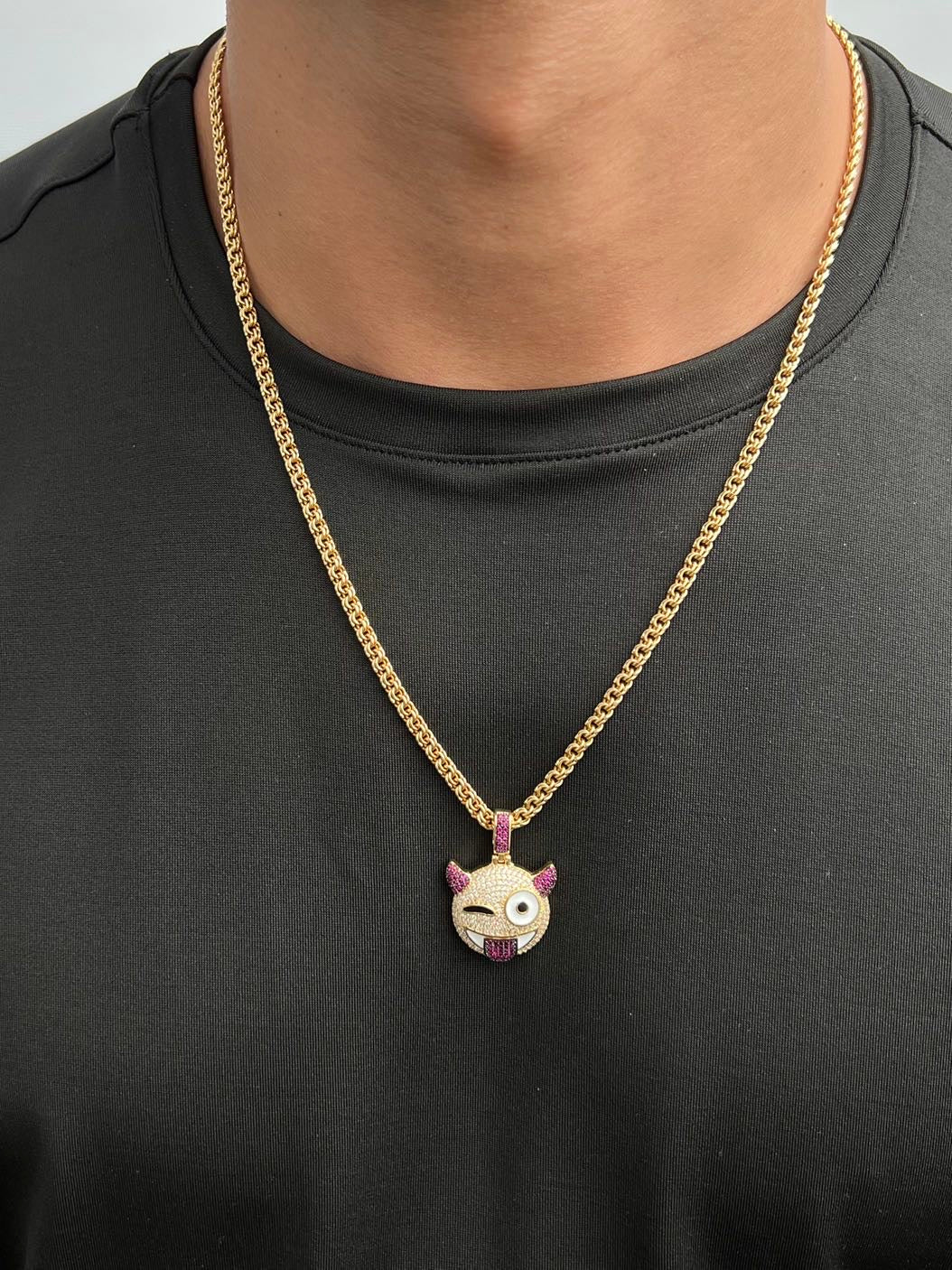 Dije emoji con swarovski fucsia y blanco 7.75gr / Largo 3.3cm — Oro Amarillo