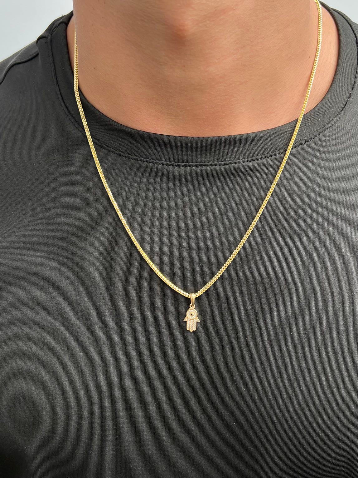 Dije mano hs con swarovski negro y blanco 1.2gr / Largo 2.2cm — Oro Amarillo