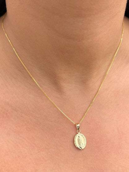 Dije Virgen de Guadalupe 0.8gr / 2.4cm / 11.5mm — Oro Amarillo