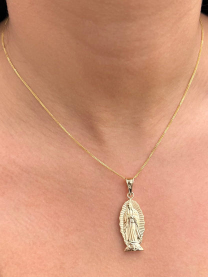 Dije Virgen de Guadalupe 2.6gr / 4.2cm / 15.5mm — Oro Amarillo