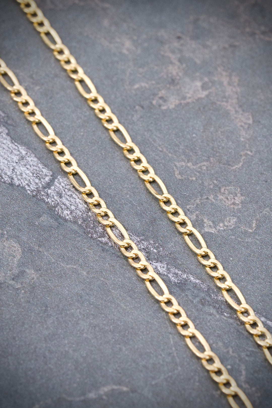 Cadena Figaro 2.8gr / Largo 45cm — Oro Amarillo