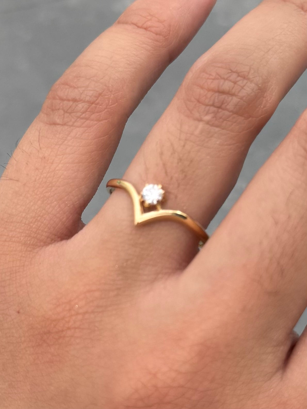 Anillo con Swarovski Blanco 1.4gr / Talla 6 3/4 — Oro Amarillo