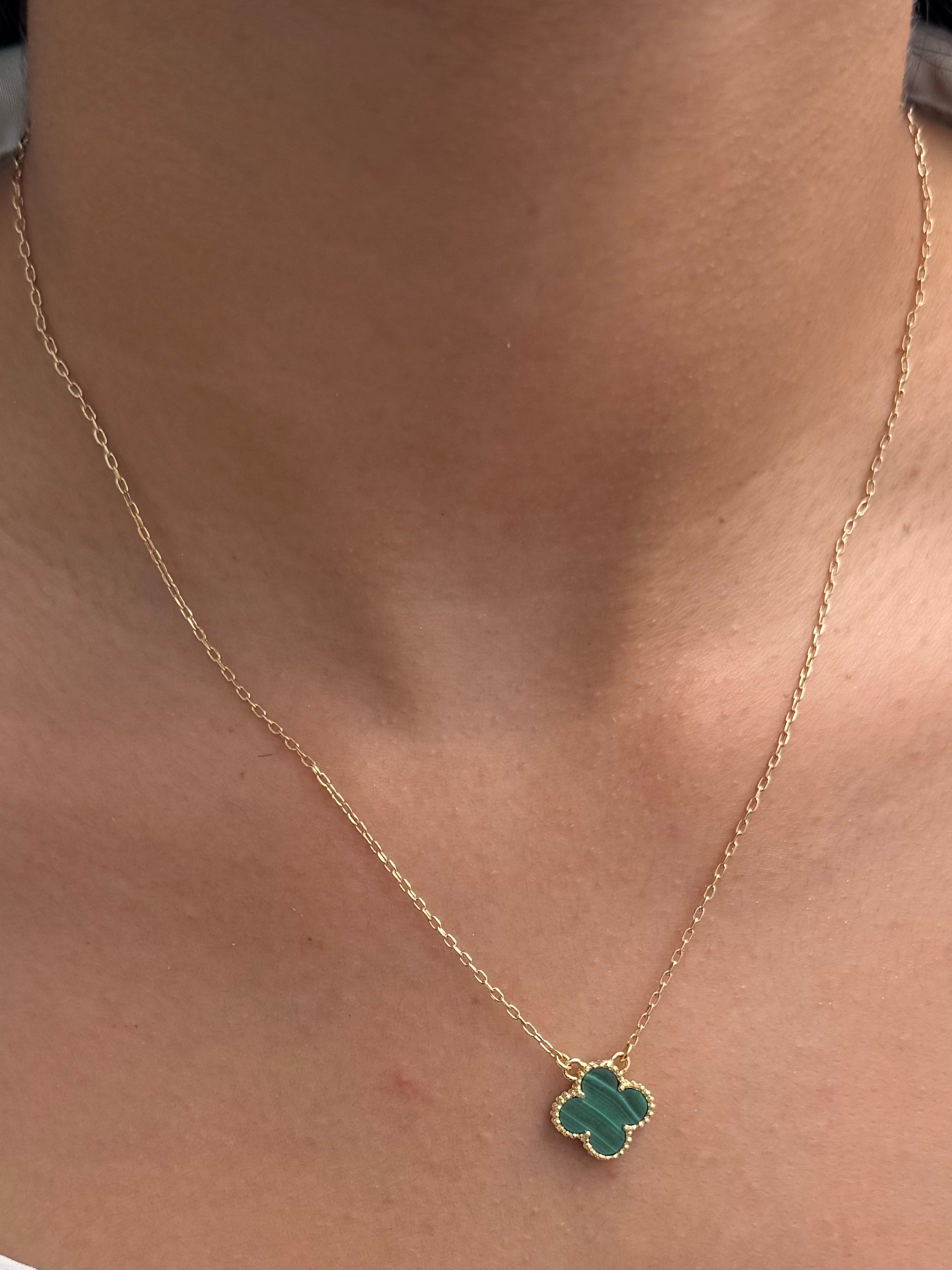 Cadena Lucky Clover Piedra Verde 3gr / 45cm / 1.4mm — Oro Amarillo