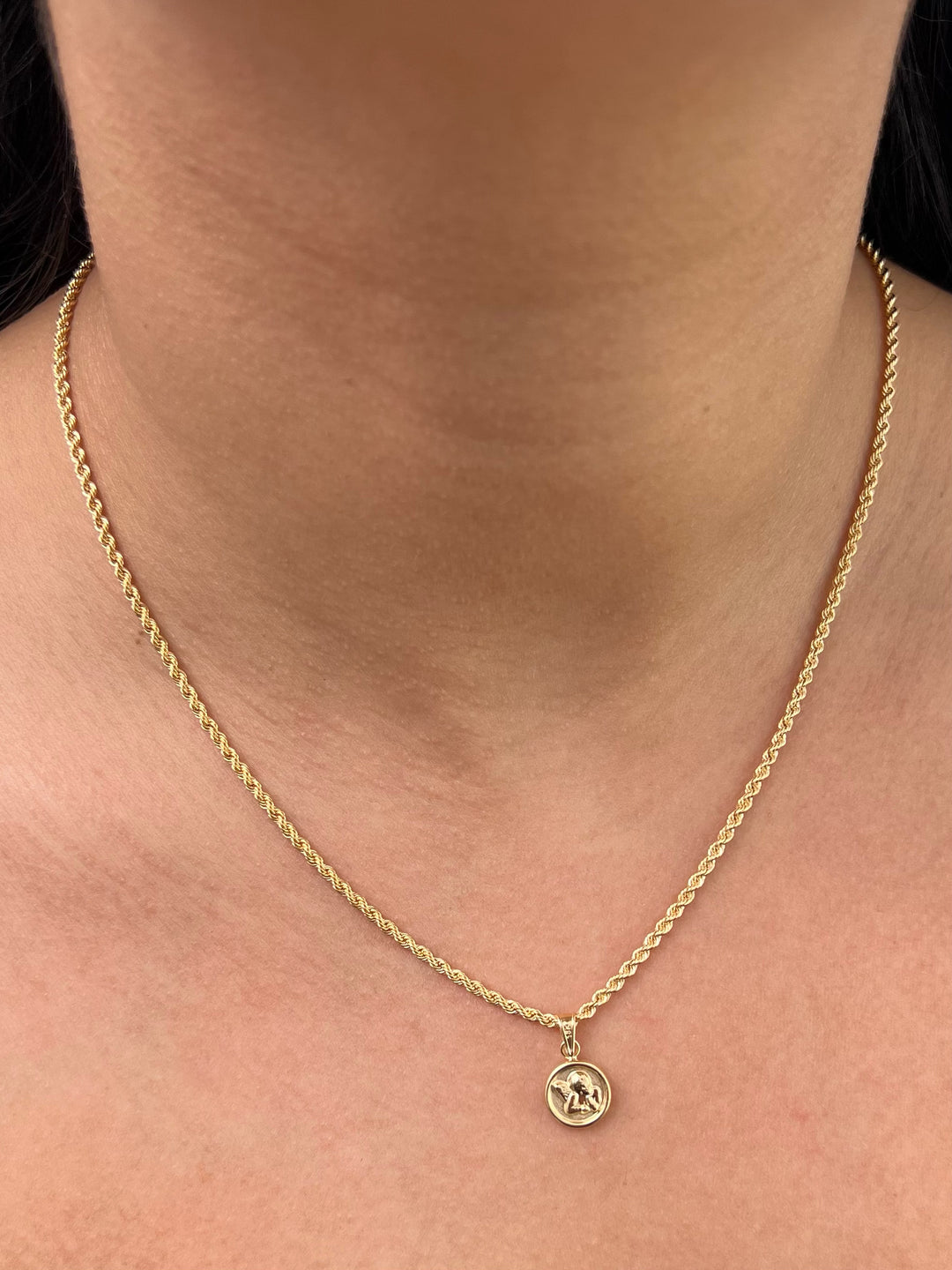 Dije medalla de angel 0.5gr / Largo 1.7cm — Oro Amarillo