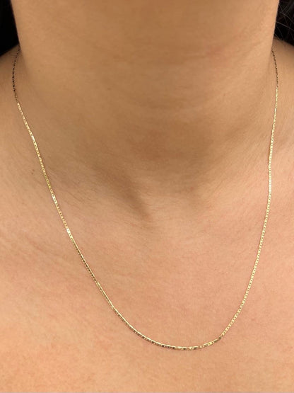 Cadena plana 1.5gr / Largo 50cm — Oro Amarillo