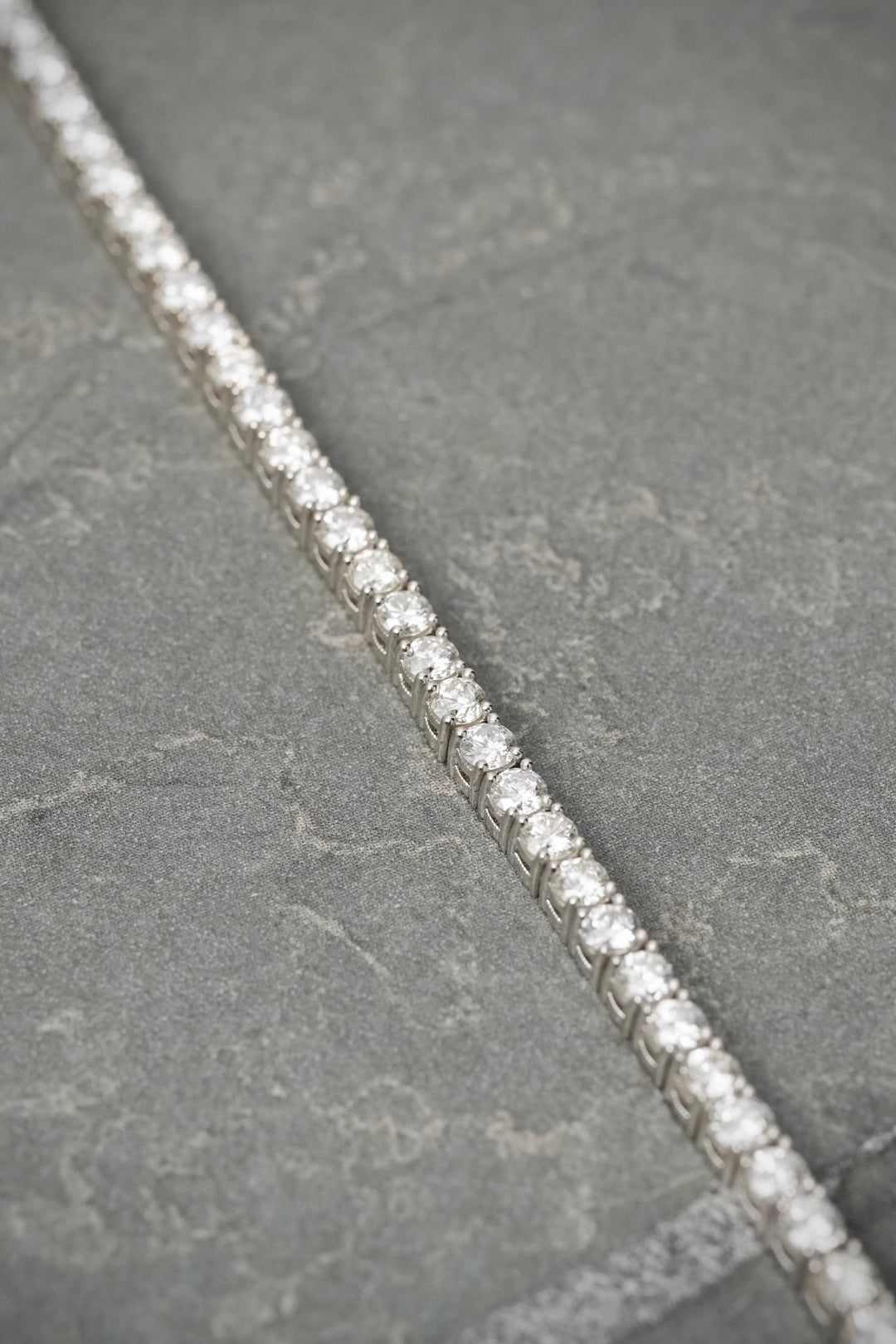 Pulso tenis con 446pts de diamantes 12.15gr / Largo 19cm — Oro Blanco