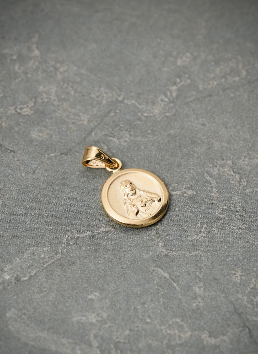 Dije virgen del carmen y corazon de jesus 0.6gr / Largo 1.8cm — Oro Amarillo