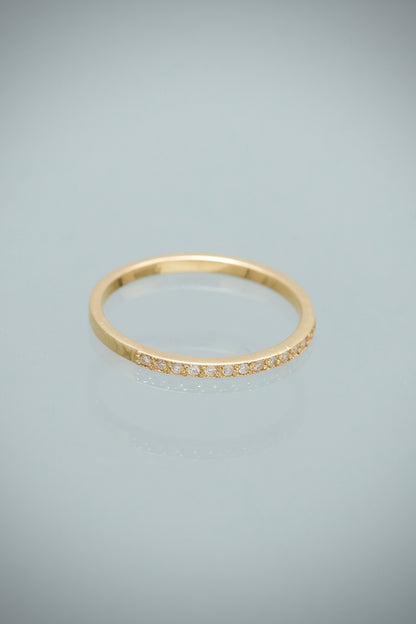 Anillo con 6pts de Diamante Blanco 1.35gr / Talla 6 1/4 — Oro Amarillo
